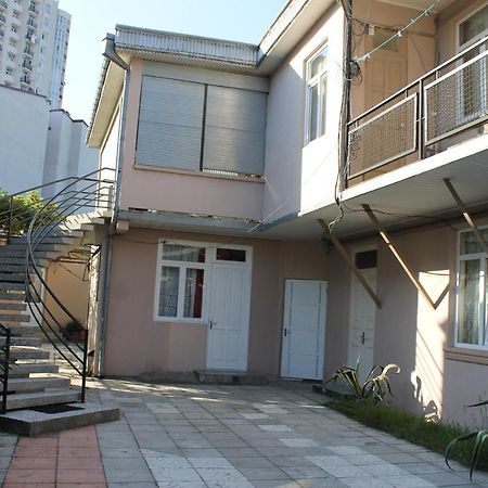 Iren Apartment Batoemi Buitenkant foto
