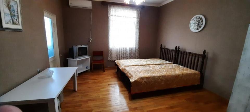 Iren Apartment Batoemi Buitenkant foto