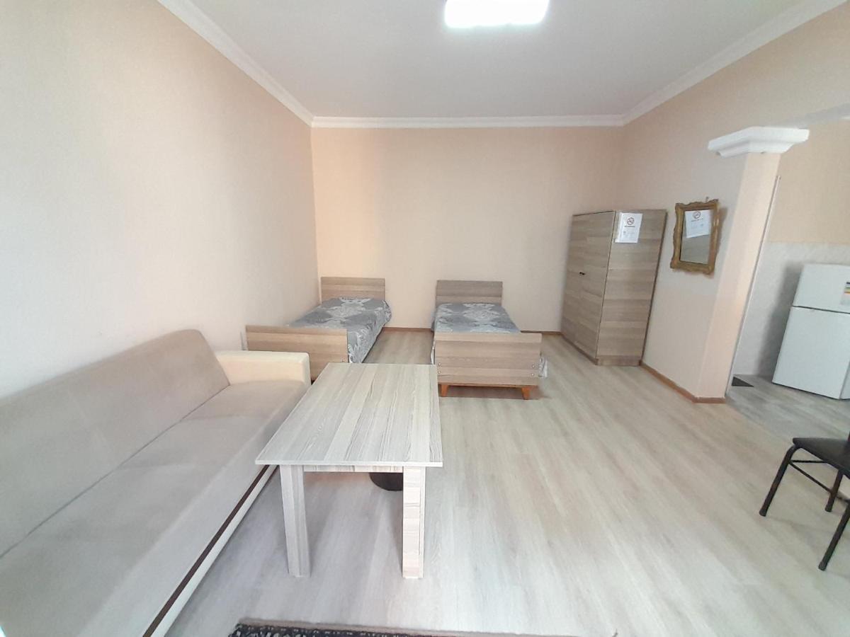 Iren Apartment Batoemi Kamer foto