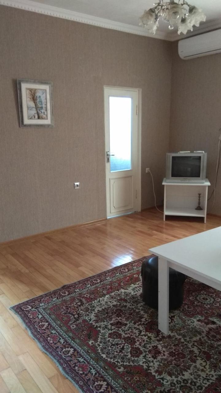 Iren Apartment Batoemi Buitenkant foto